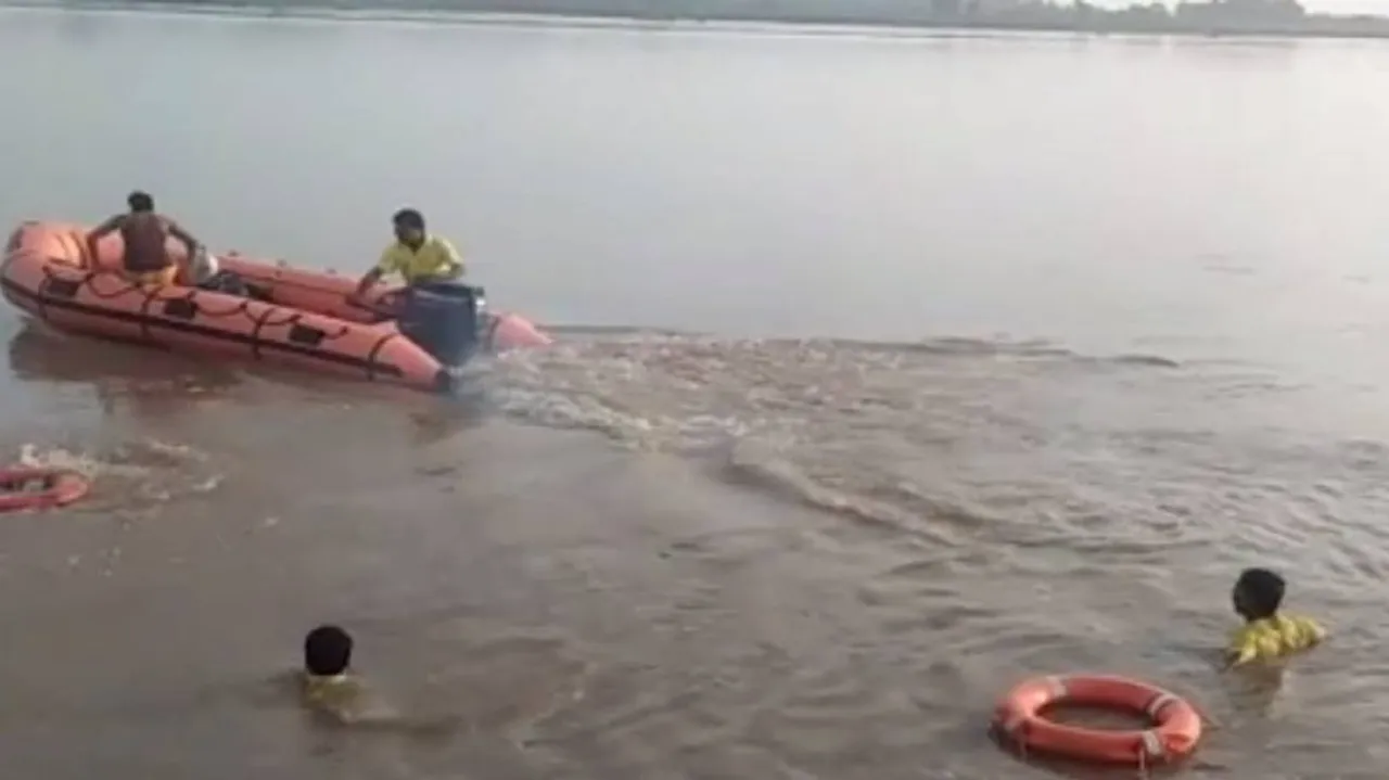 Two Kanwariyas slip into deep waters; one rescued, another missing