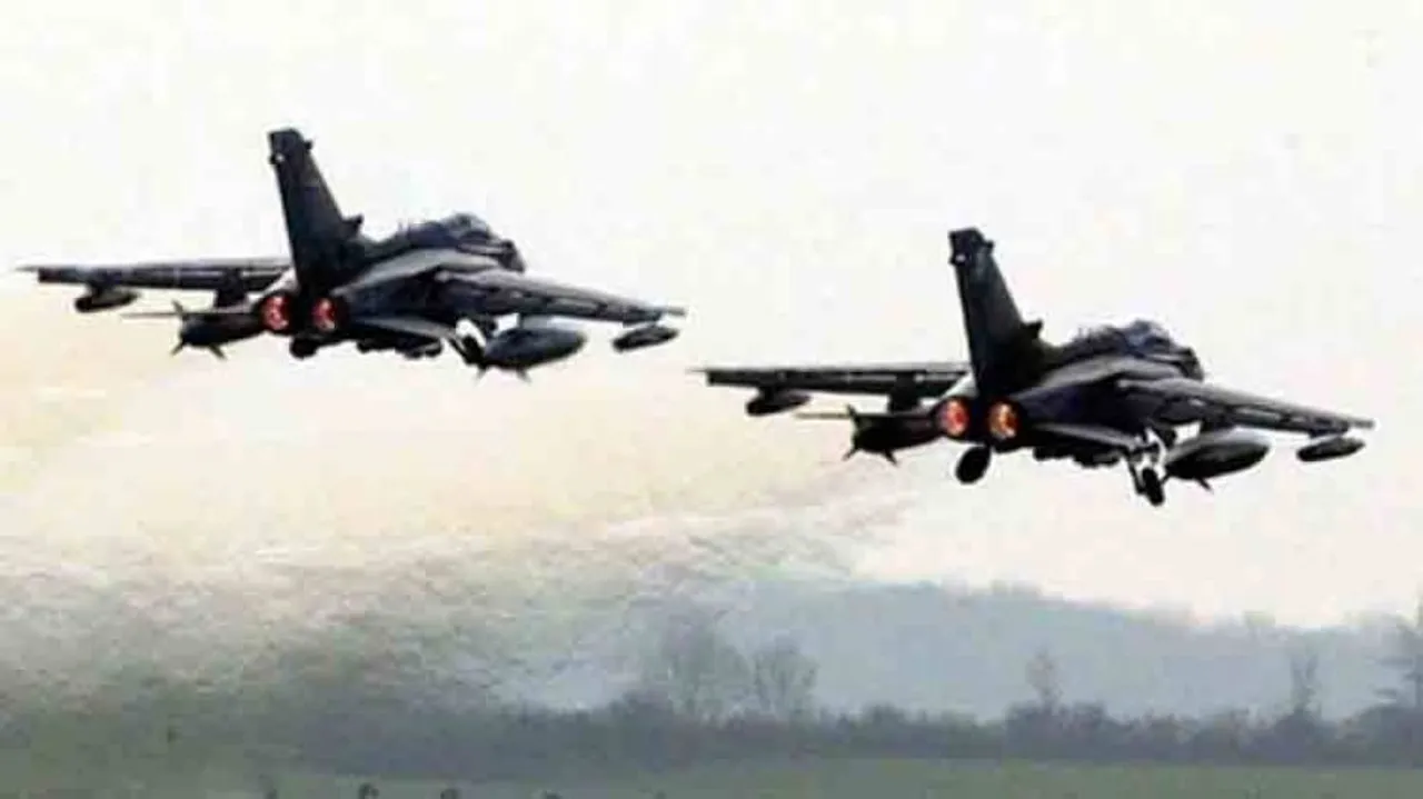 Russian warplanes hit positions of Nusra Front in Syria