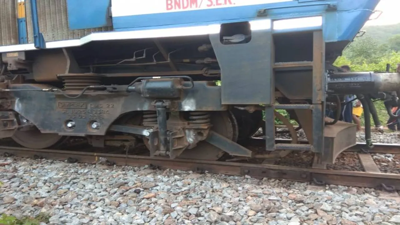 Samaleshwari Express derailment: Train services resume after 8 hours
