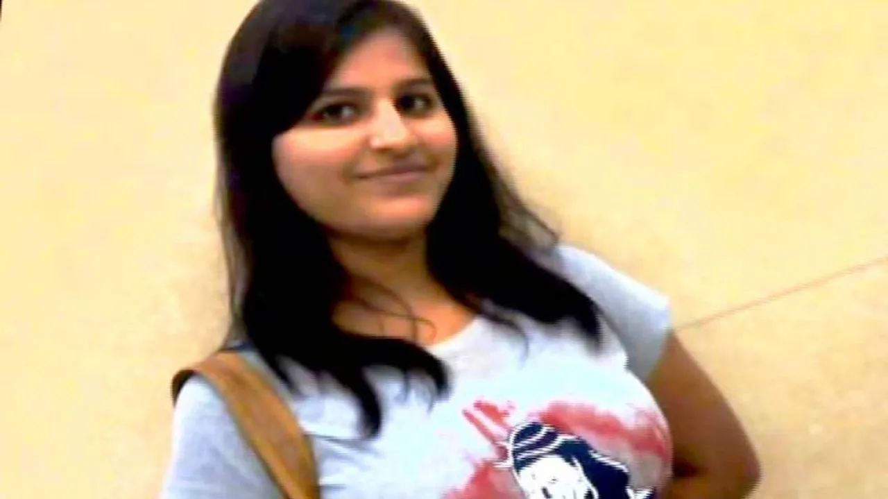 Woman pushed onto railway track by Odia chain snatcher in Mumbai, dies