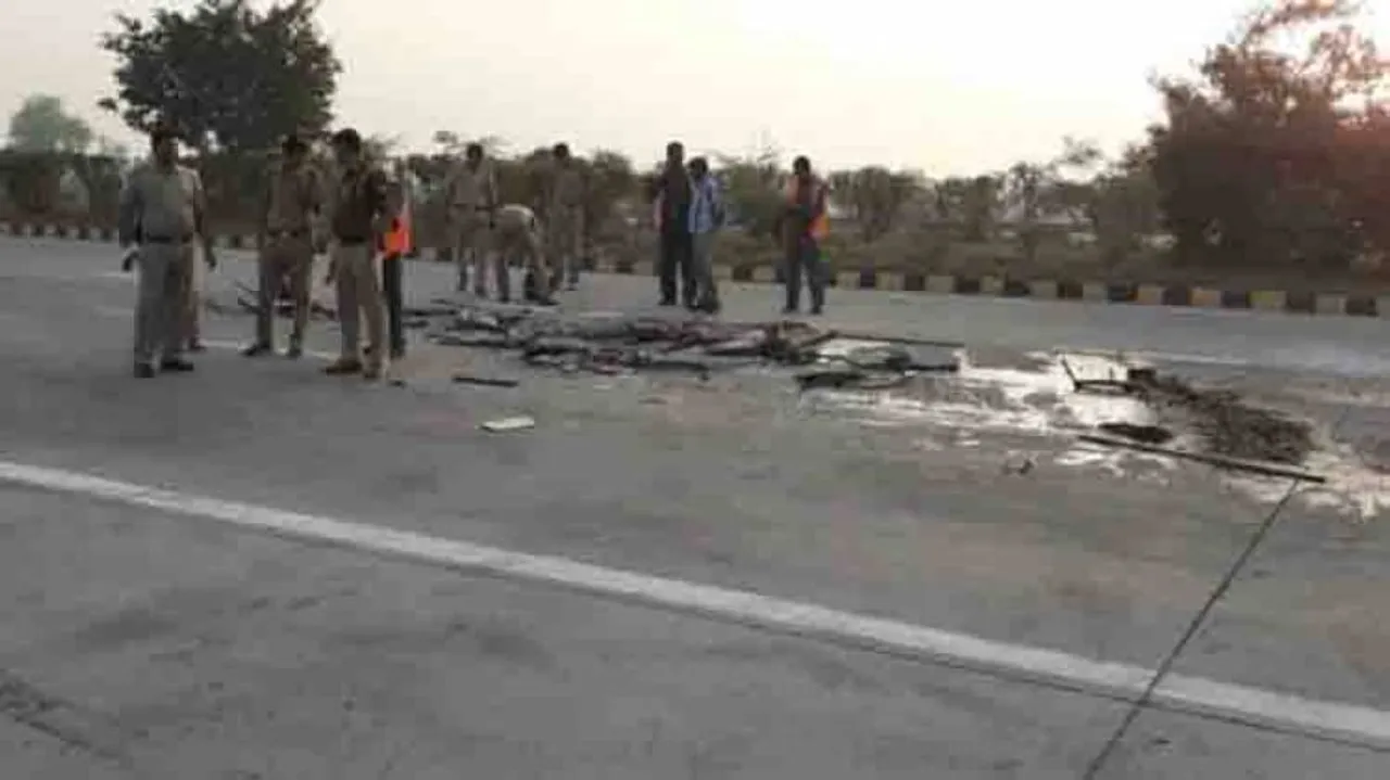 8 dead, 24 injured in Yamuna Expressway accident