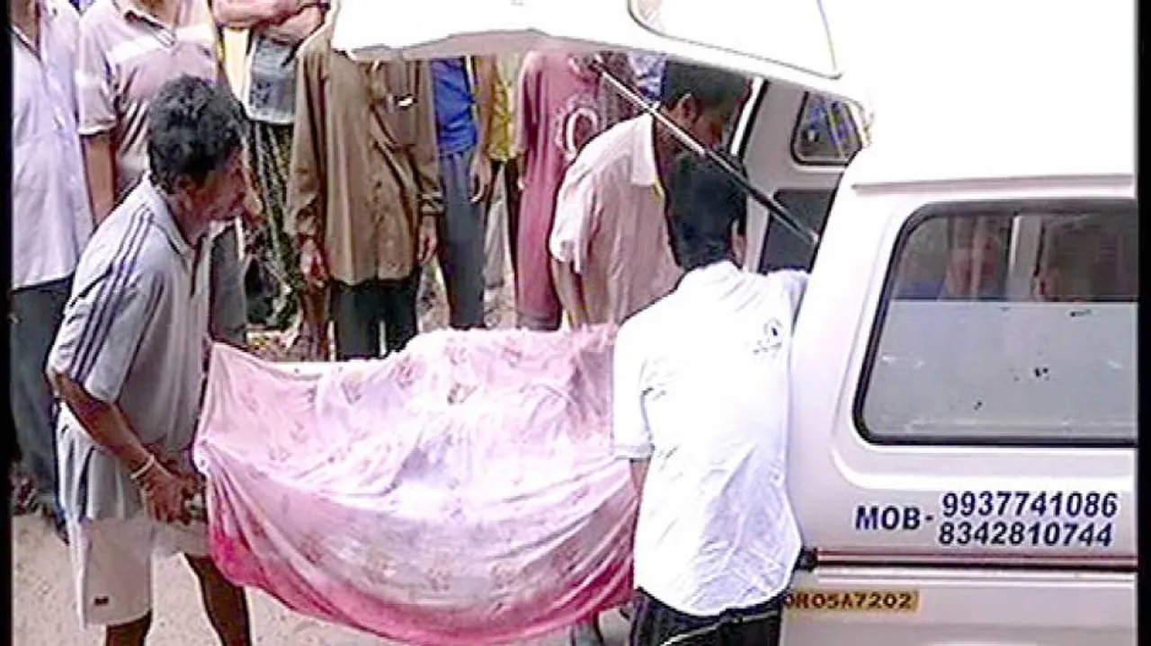 House intruder kills self by immolating