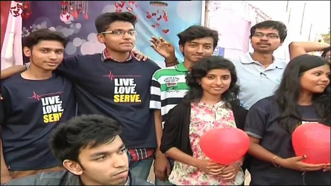 Youths celebrate Valentine’s Day with enthusiasm