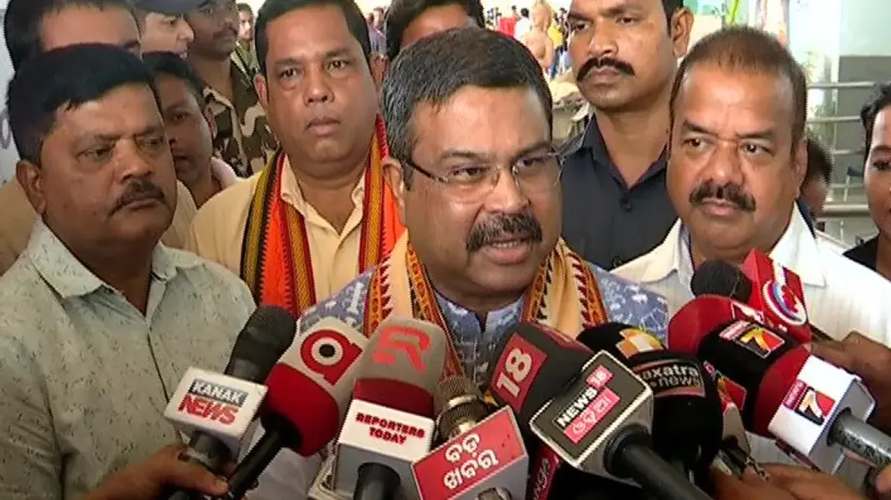 Dharmendra Pradhan launches veiled attack on 5T Secretary, says ‘Babus’ have replaced Naveen Patnaik as CM