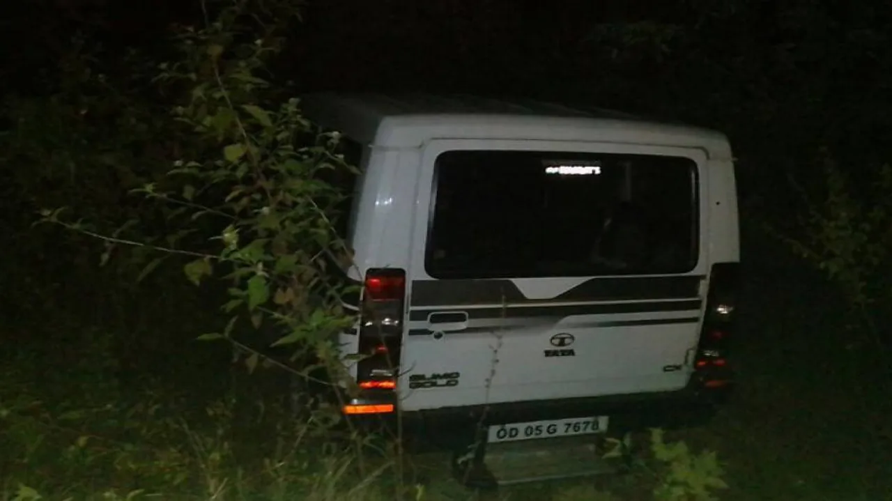 Police van hits bikes; 2 killed, 2 injured