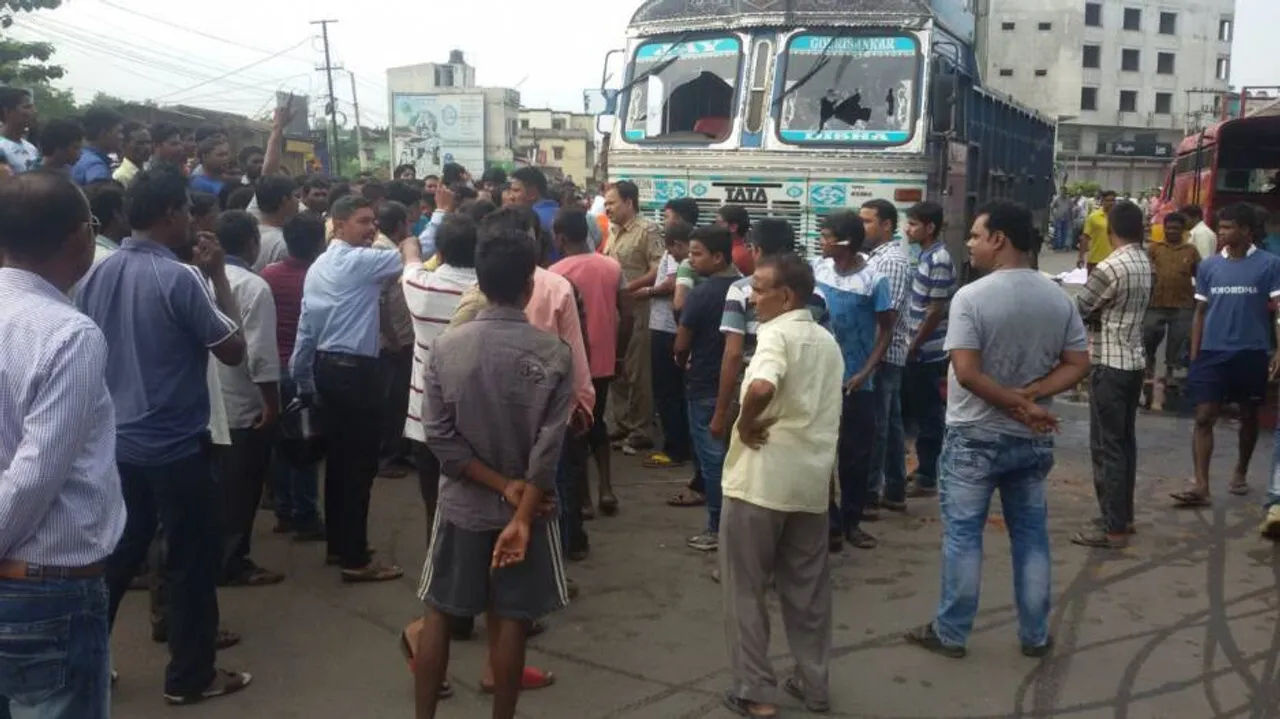 Teenage girl dies in road mishap