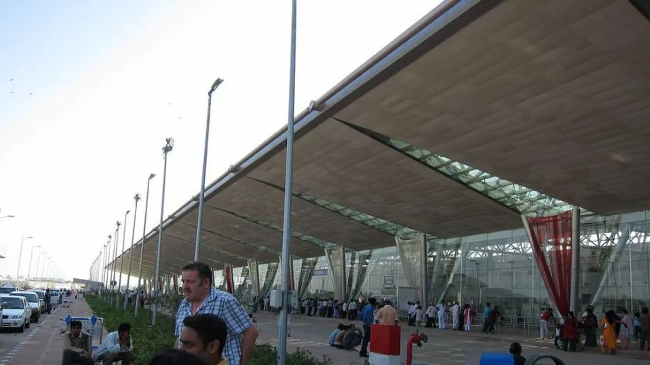 Man held with loaded gun at Ahmedabad airport