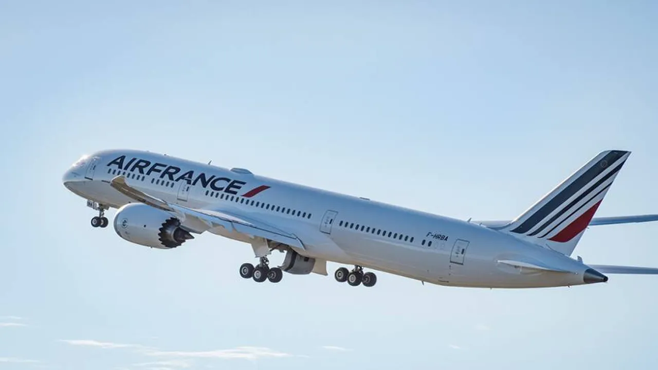 Air France plane forced to land in Canada after engine blowout