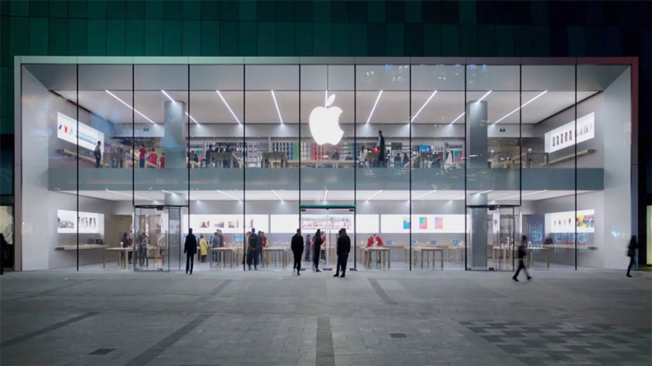 Apple's market cap crosses $800 bn for first time