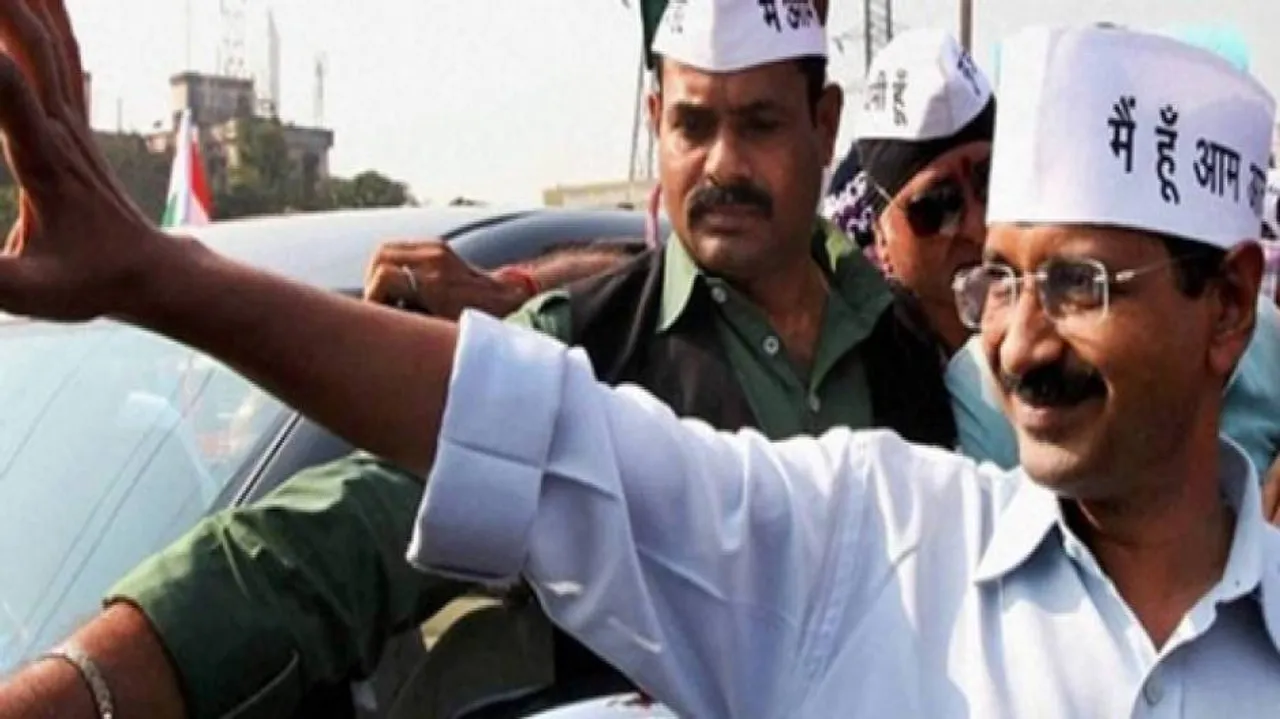 Kejriwal stopped from  proceeding to North Block for dharna