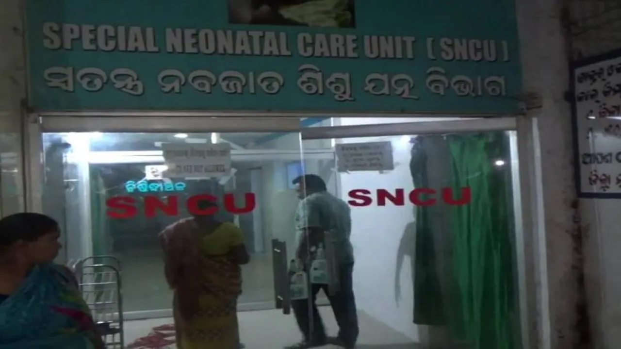 Baby delivered on Bargarh hospital veranda due to alleged medical negligence