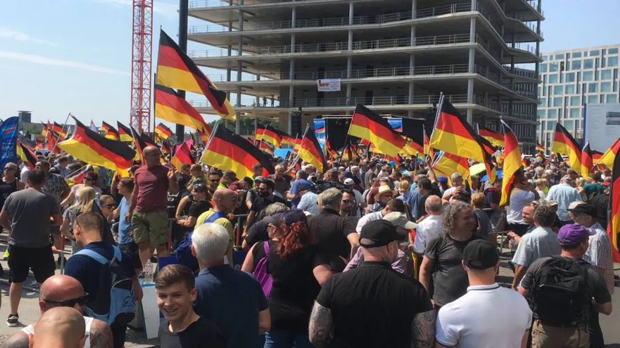 Berliners march to counter-protest far-right demonstration