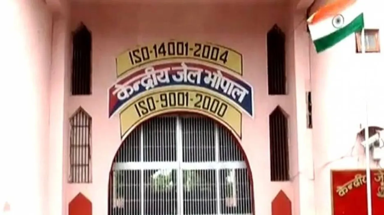 Red alert in Odisha after SIMI terrorists escape from Bhopal Jail