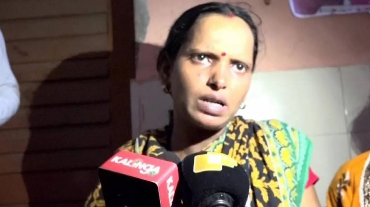 Doctor thrashes woman in delivery room during labour