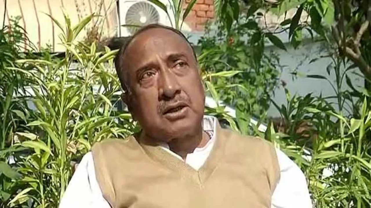 Srimandir ruckus: Bijoy Mohapatra targets Puri Gajapati