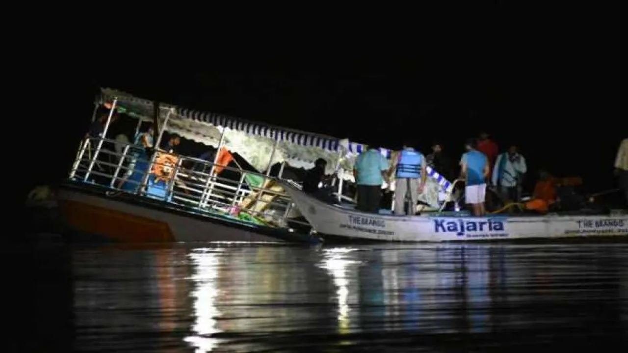10 missing as boat capsizes in Godavari River in Andhra