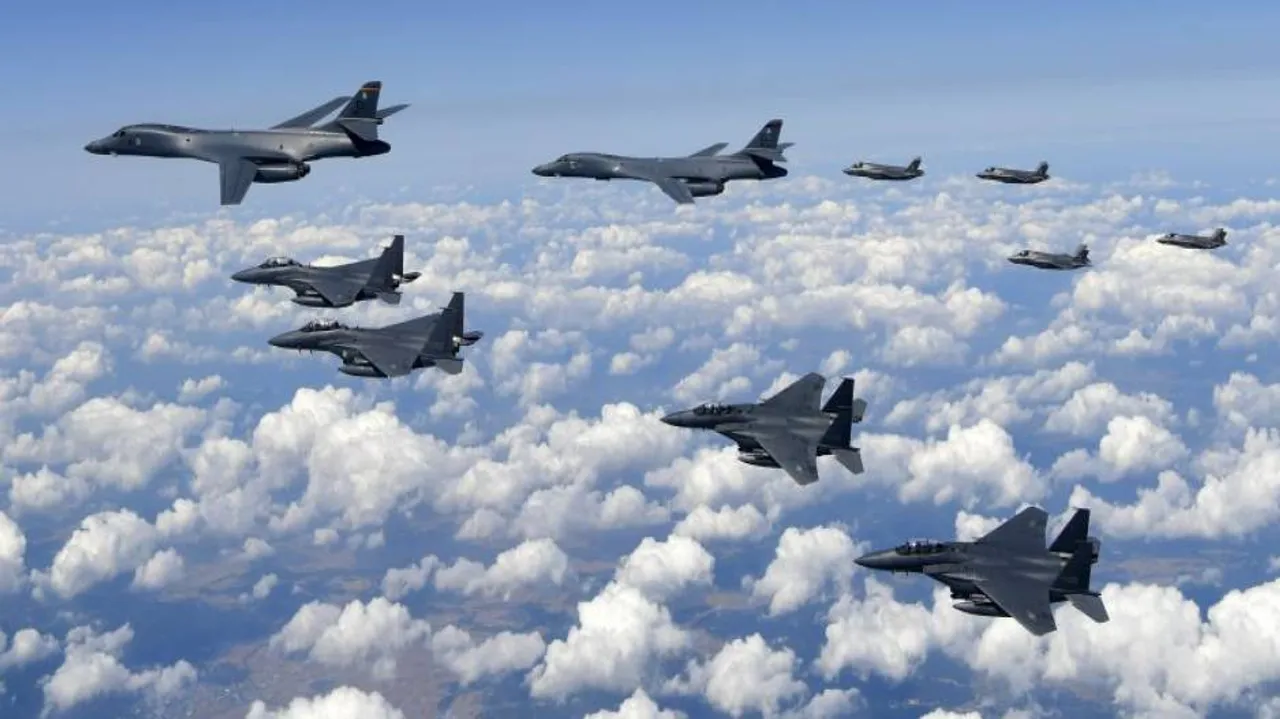 Russian air strikes kill 30 militants after jet downed