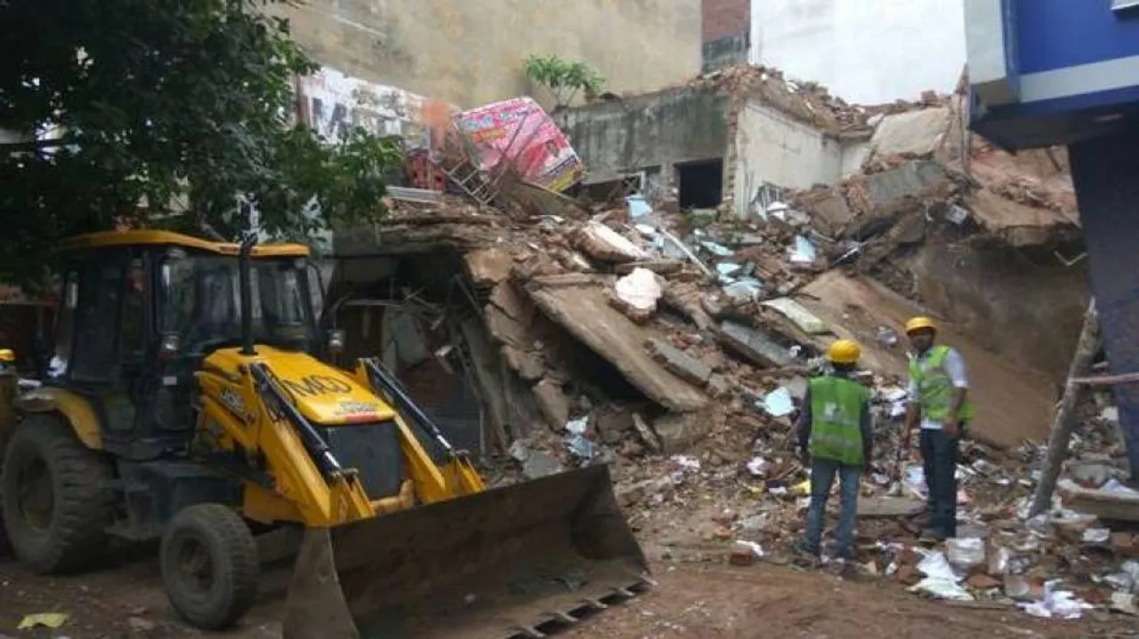 Five injured in East Delhi building collapse