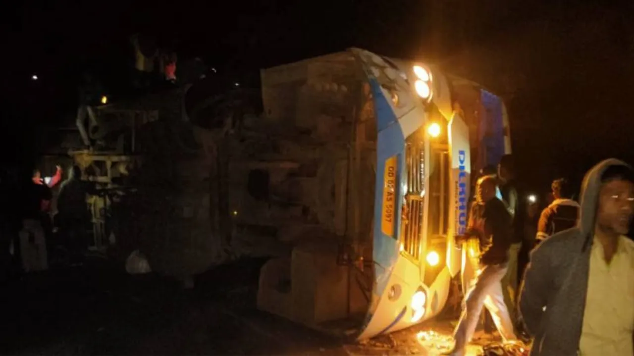 Malkangiri-Bound Bus From Bhubaneswar Overturns In Kalahandi, 2 Critical