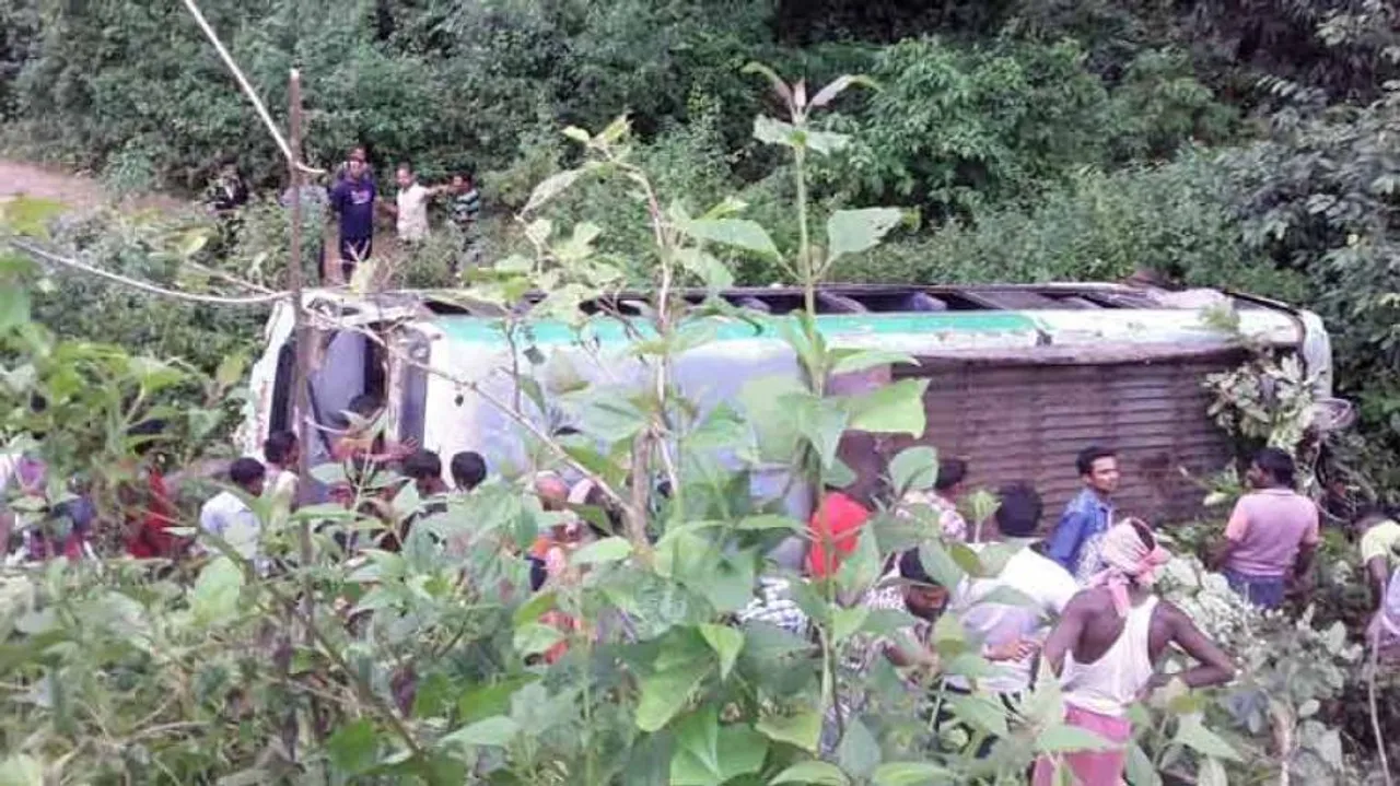 39 passengers injured as bus falls into gorge in Odisha