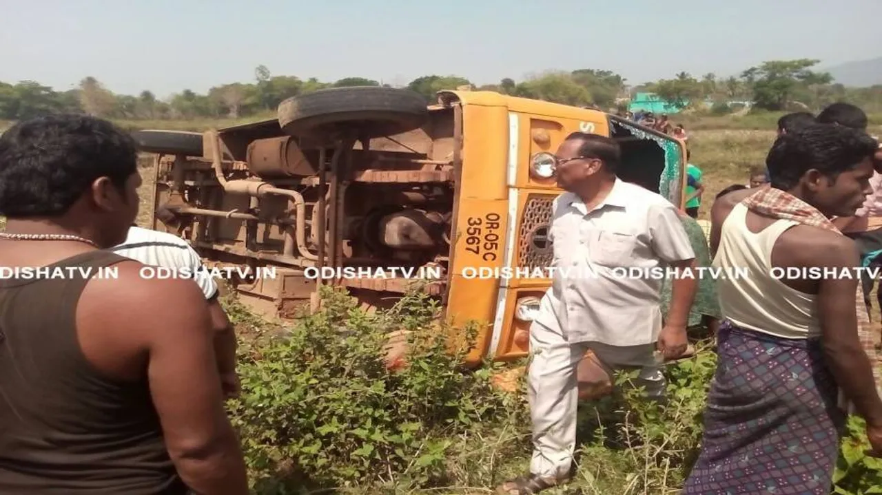 4 students hurt in bus mishap in Odagon
