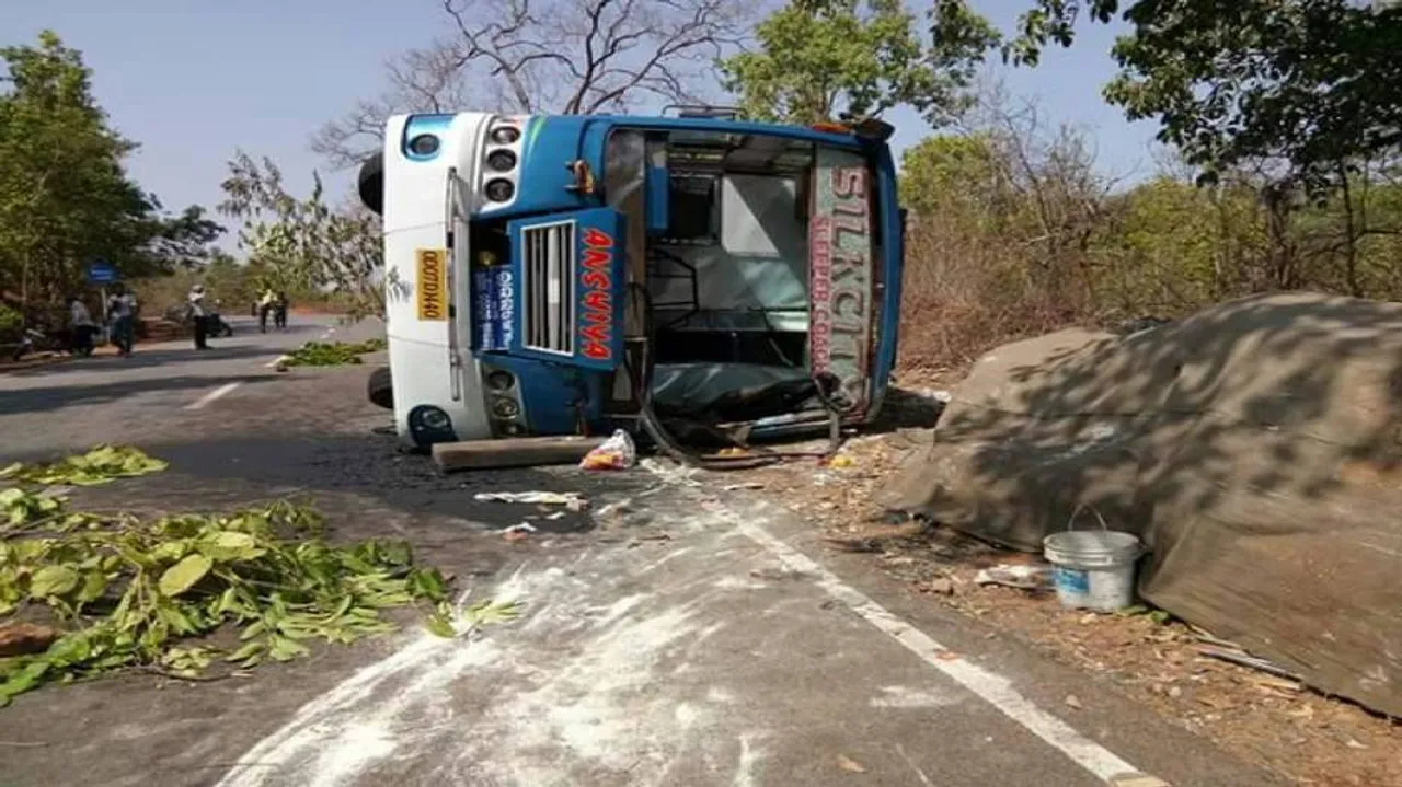 Bus topples over in Phulbani, 10 injured