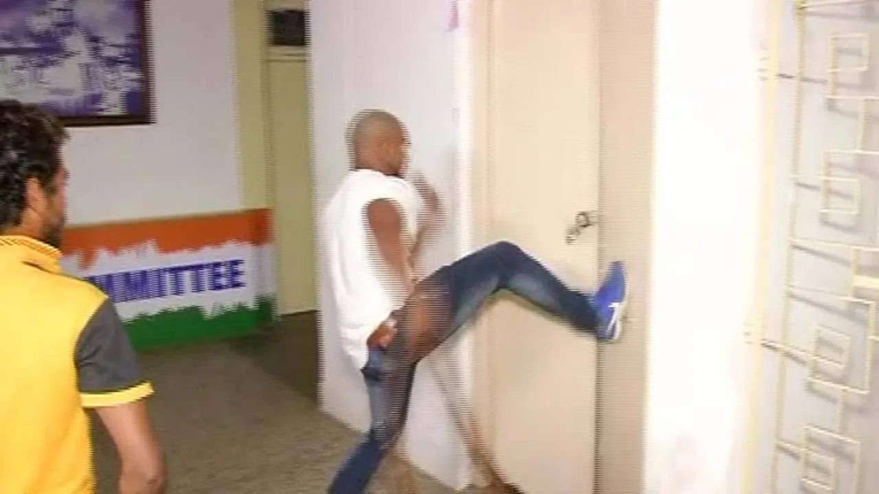 Seven arrested for vandalizing Congress Bhawan in Odisha