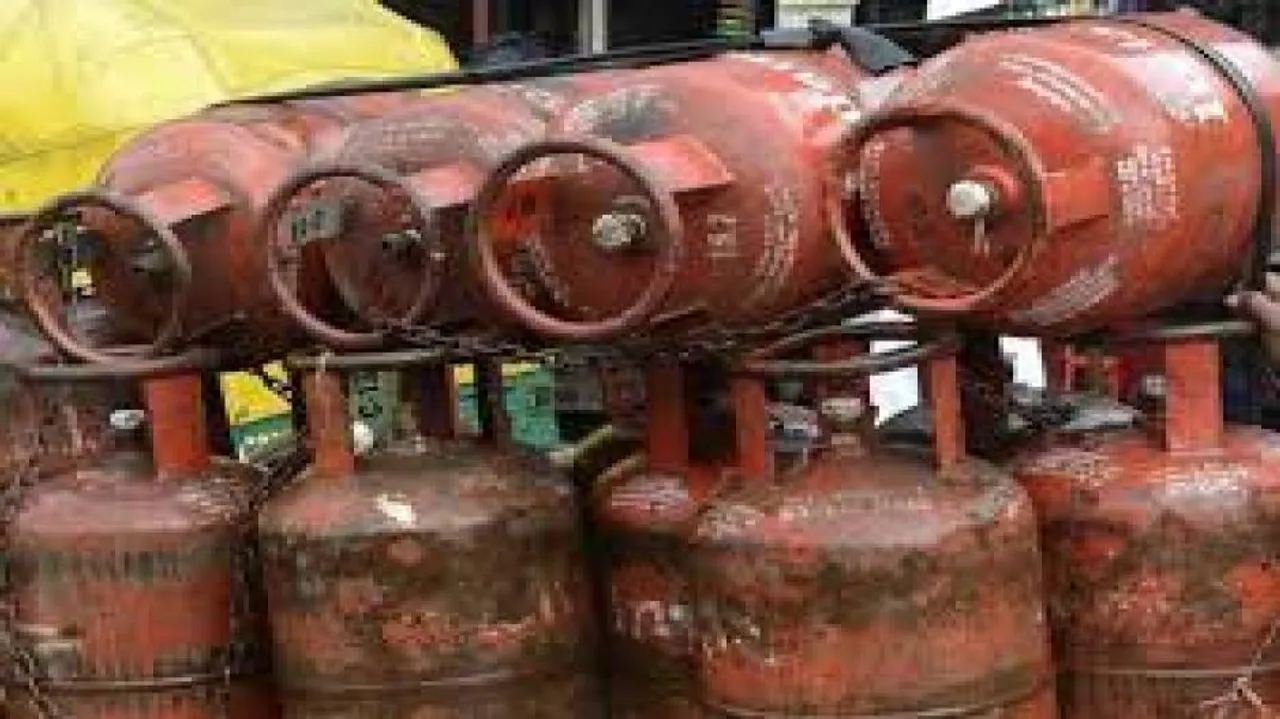 Govt suspends LPG subsidy transfer scheme; hikes cylinder quota