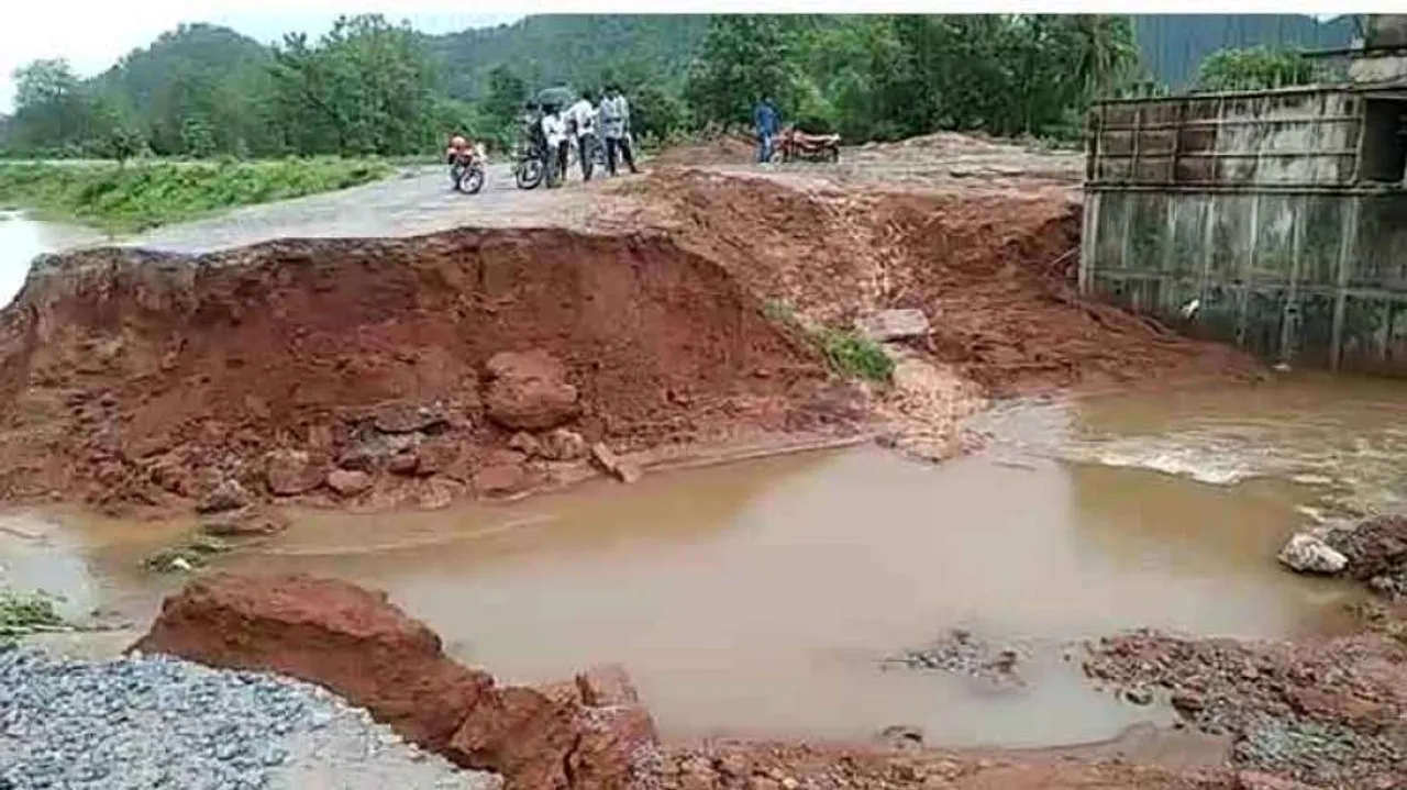 Heavy rain washes away temporary culverts in Kandhamal