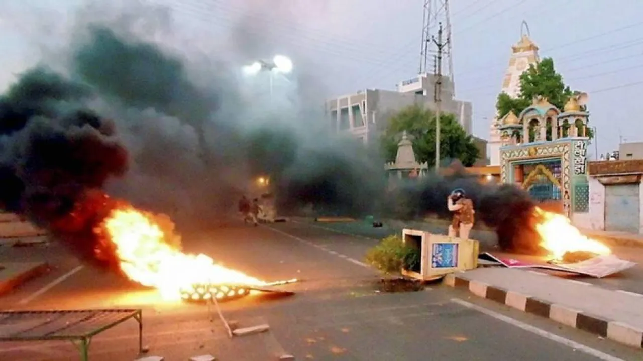 Curfew continues in Mandsaur, farmers say eight killed