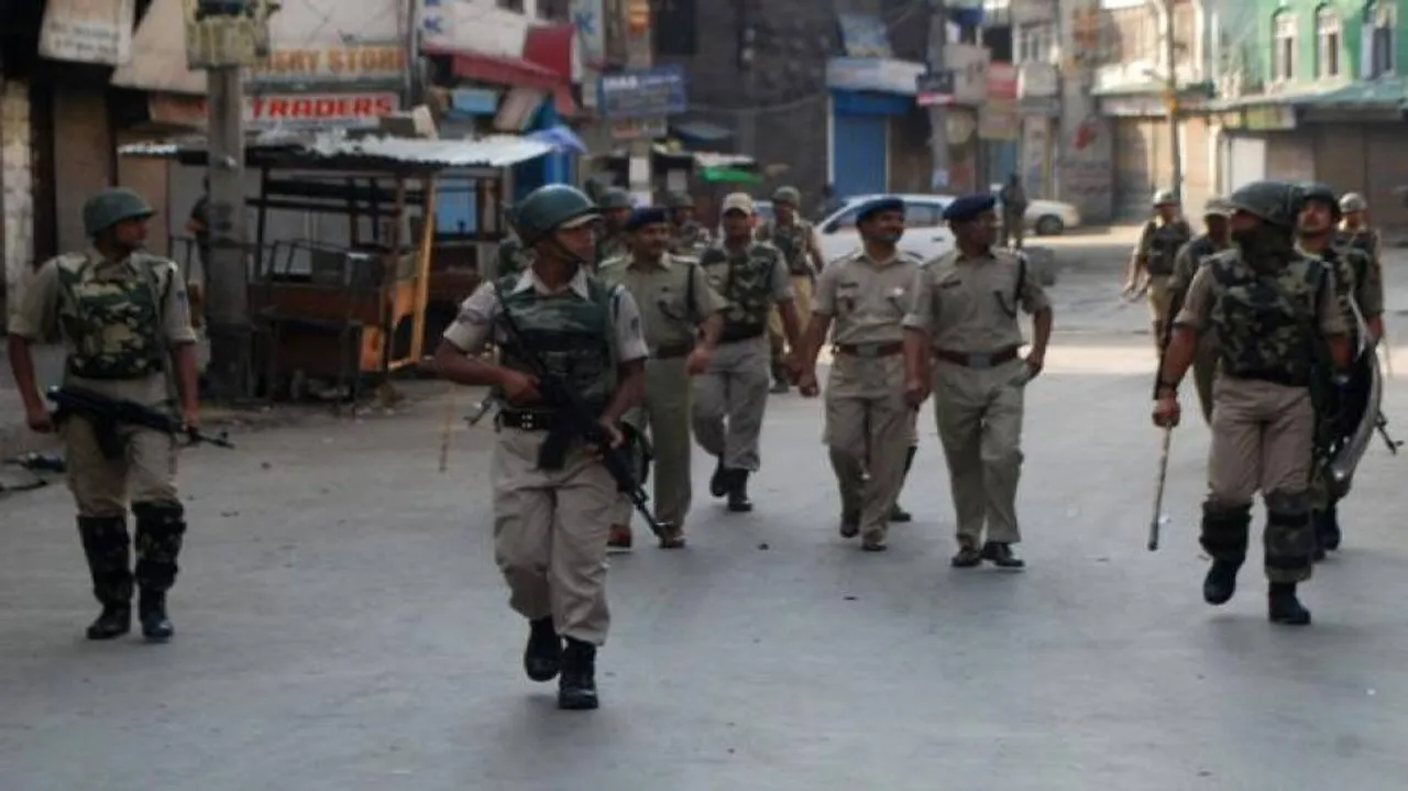 Curfew continues for 10th day in Kashmir