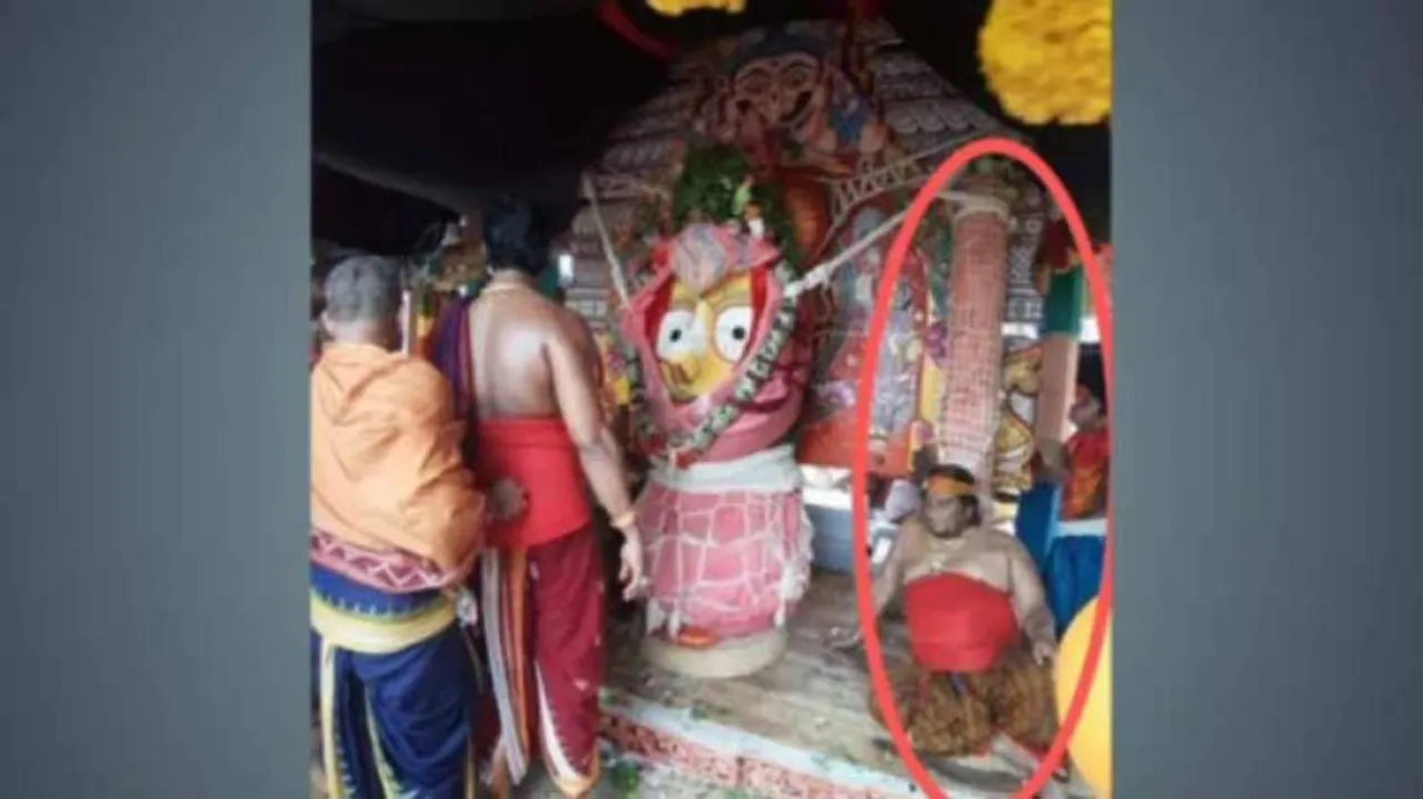 Rath Yatra: Photo of Daitapati resting against Lord Sudarsan's idol goes viral