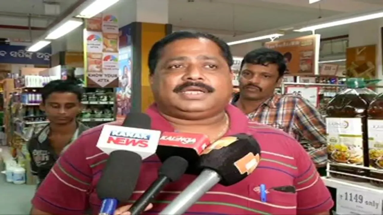 Stockholding of pulses: Raid on two malls in city