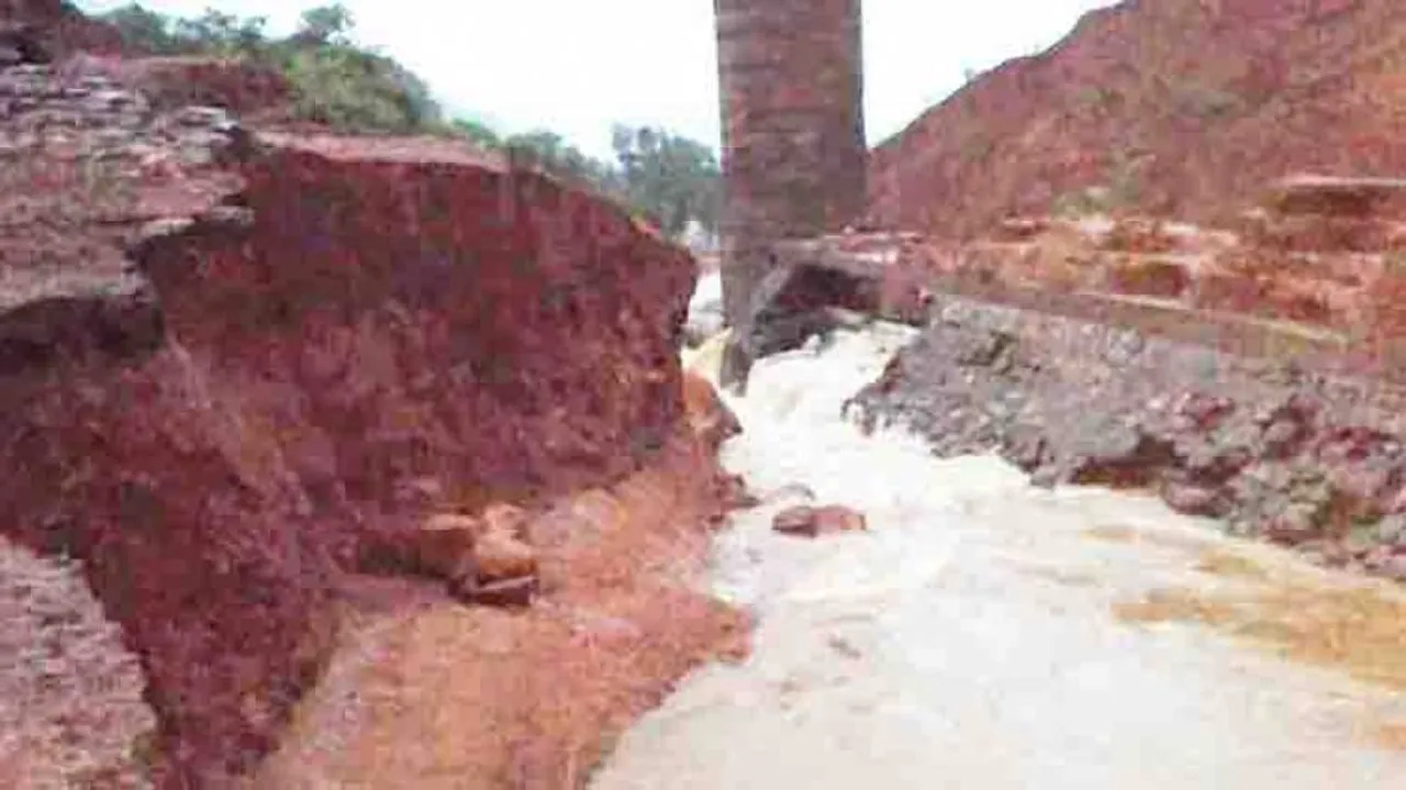 23 feared dead after dam breach in Maha; 11 bodies recovered
