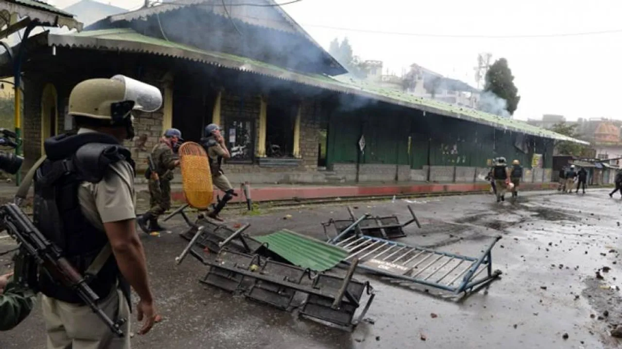 Fresh violence in Darjeeling hills, car torched