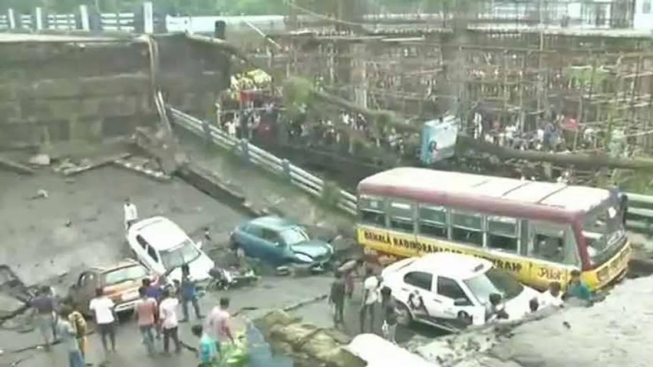 Bridge collapses in Kolkata, several feared dead