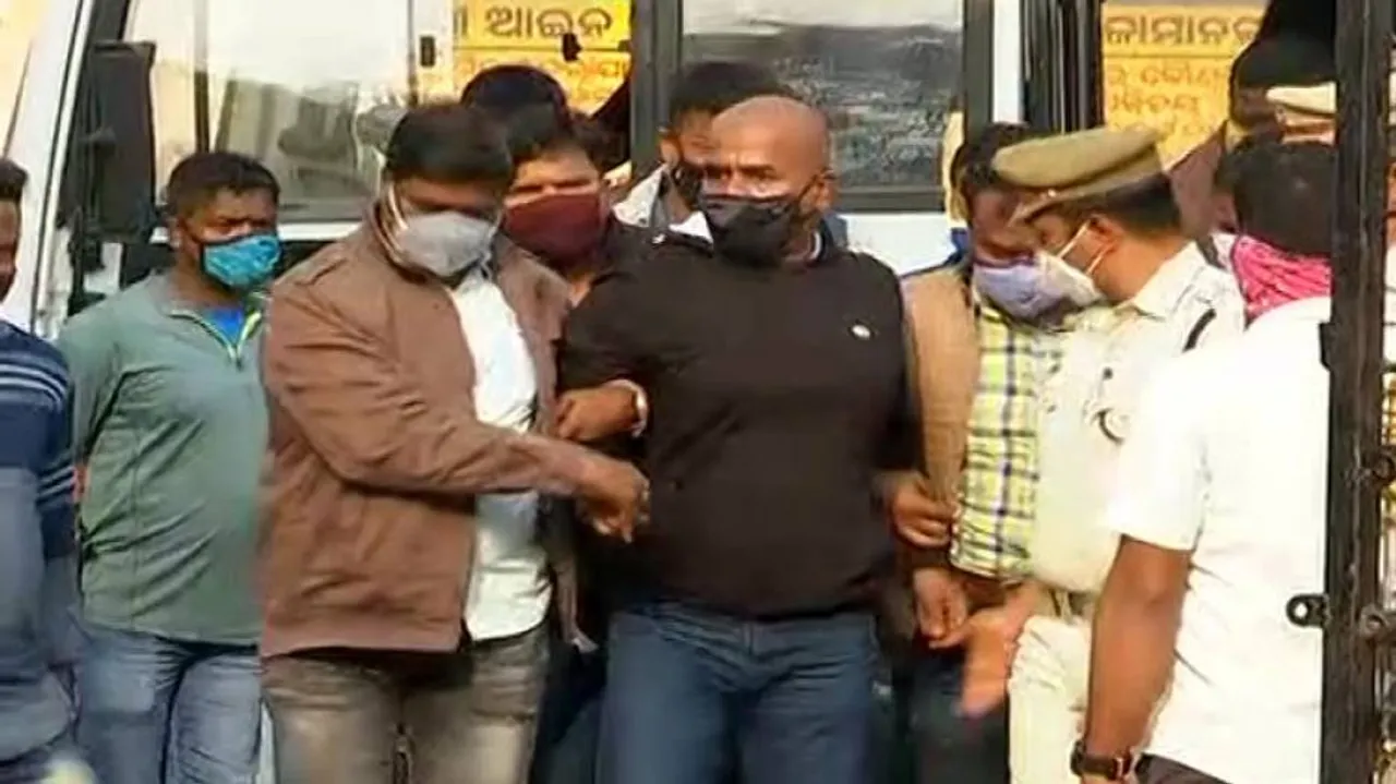 Seizure Of Huge Haul Of Arms & Ammunition: Cops Take Gangster Dhalasamant Brothers On Remand