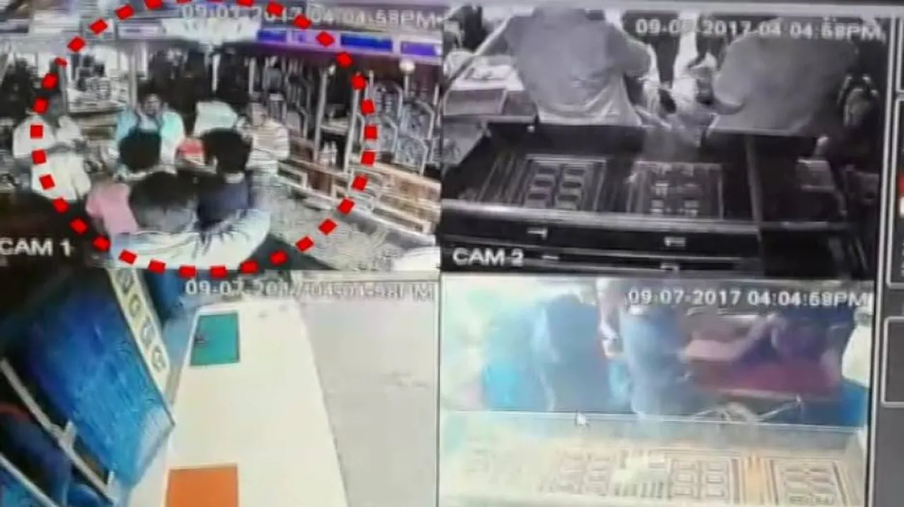 Jewellery shop looted in broad daylight in Dhenkanal [WATCH]