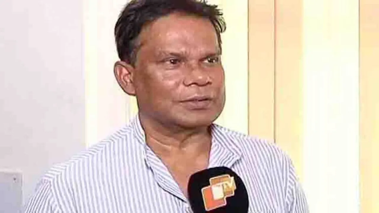 Dilip Ray drops in at Naveen Niwas; drops big hint on joining BJD