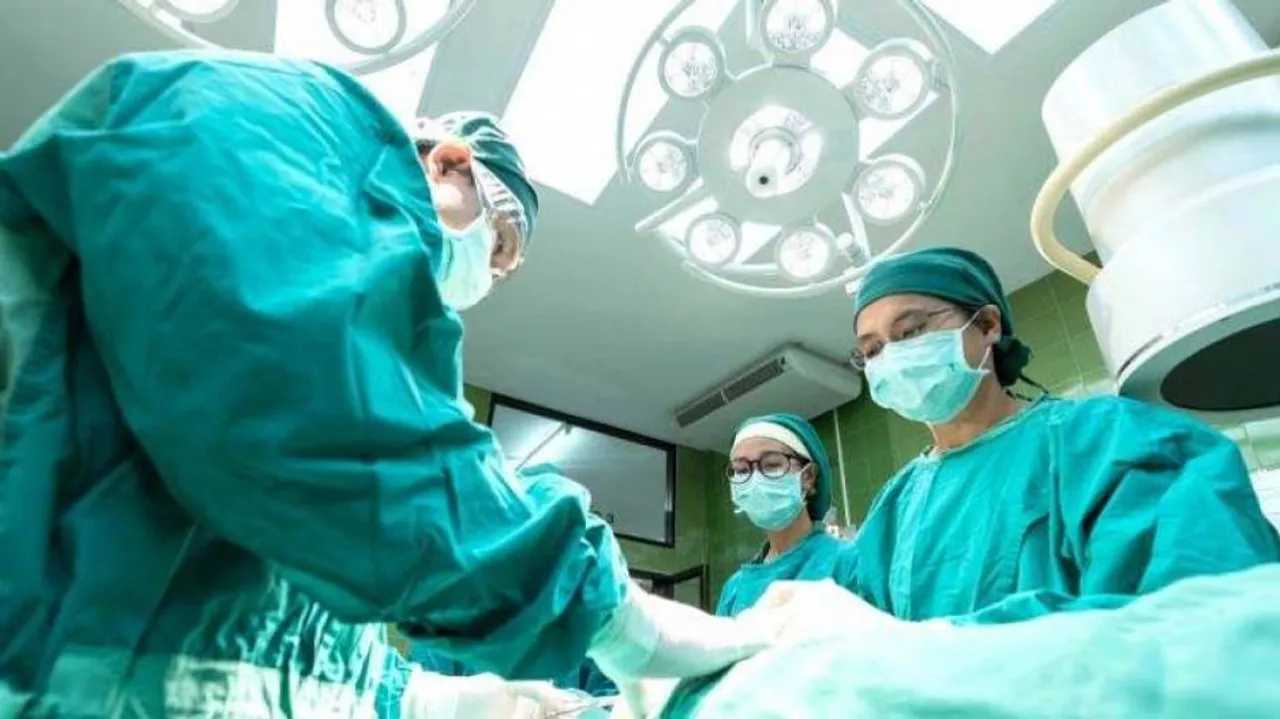 Fortis doctors save swine flu patient, her foetus