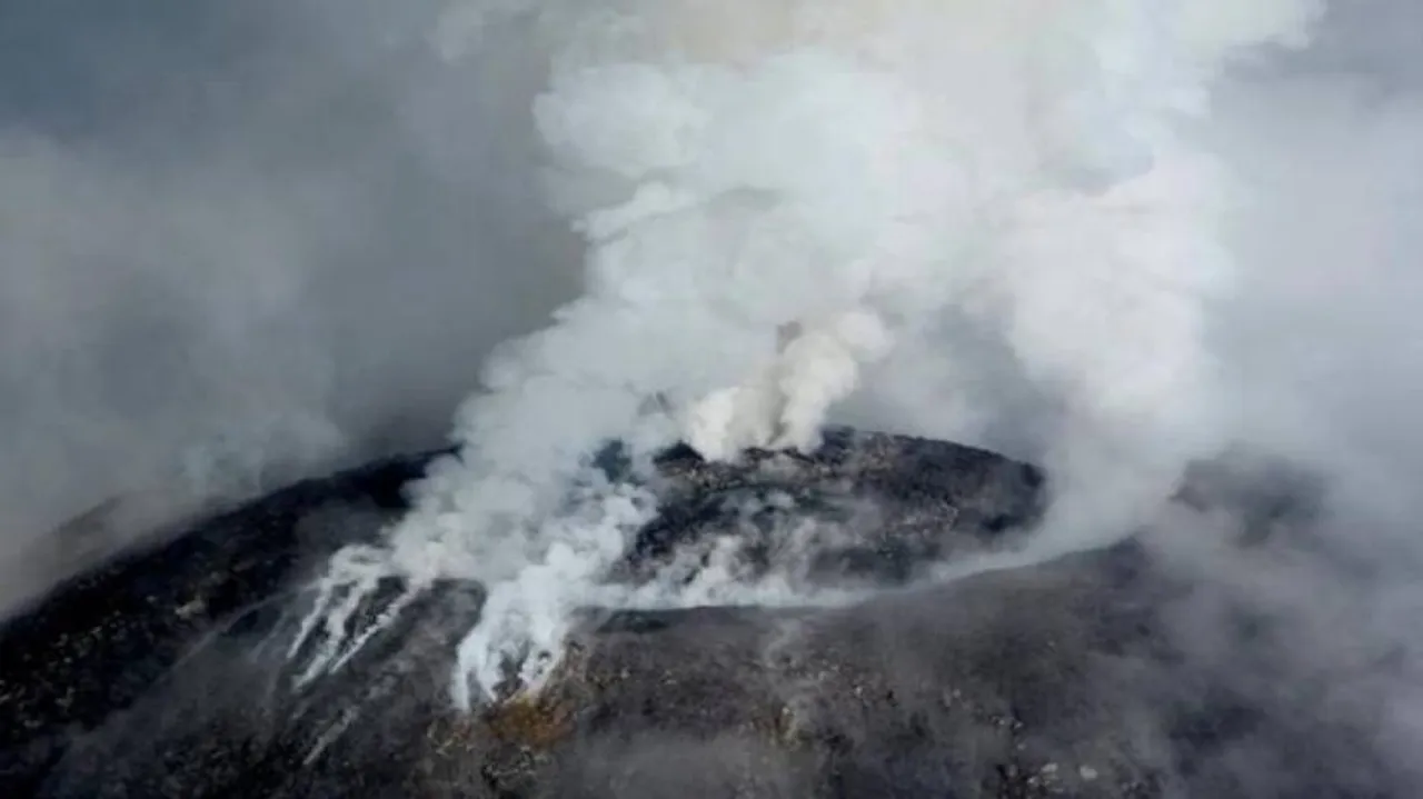 122,000 evacuated near Bali volcano