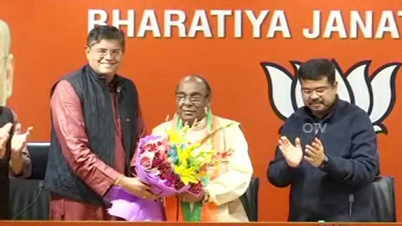 Promising to oust 'corruption dipped' BJD, Damodar Rout joins BJP
