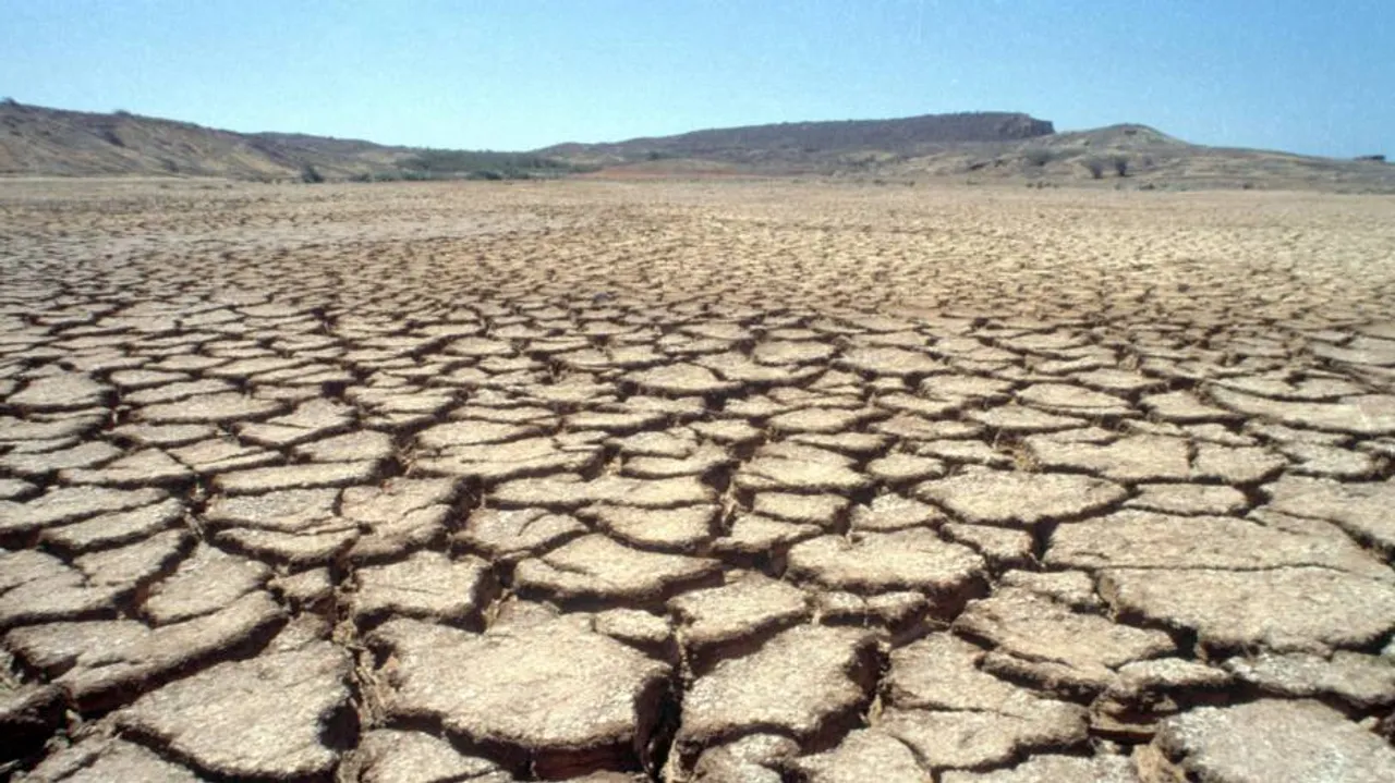 Drought is worst in 100 years, Maharashtra water plan struggles