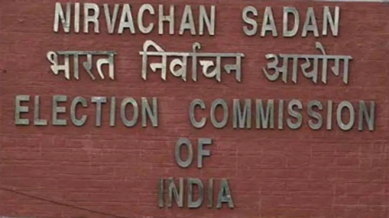 EC to announce poll dates for Gujarat, Himachal