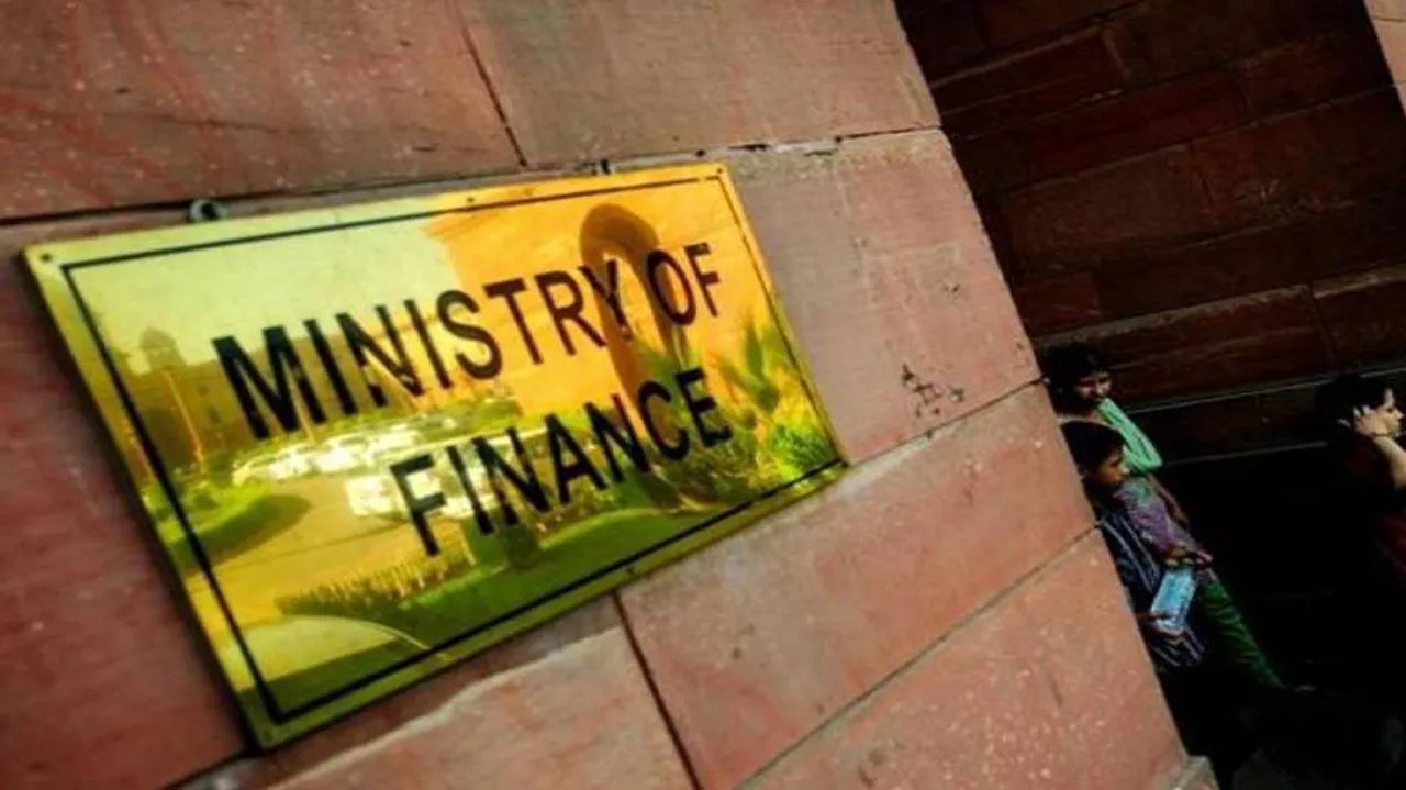 'Bona Fide Indian Workers Abroad Won't Be Affected By NRI Rule Tweak'