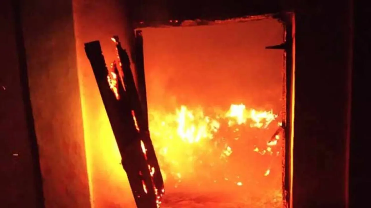 Armed-miscreants torch Kendu leaf godown in Nabarangpur
