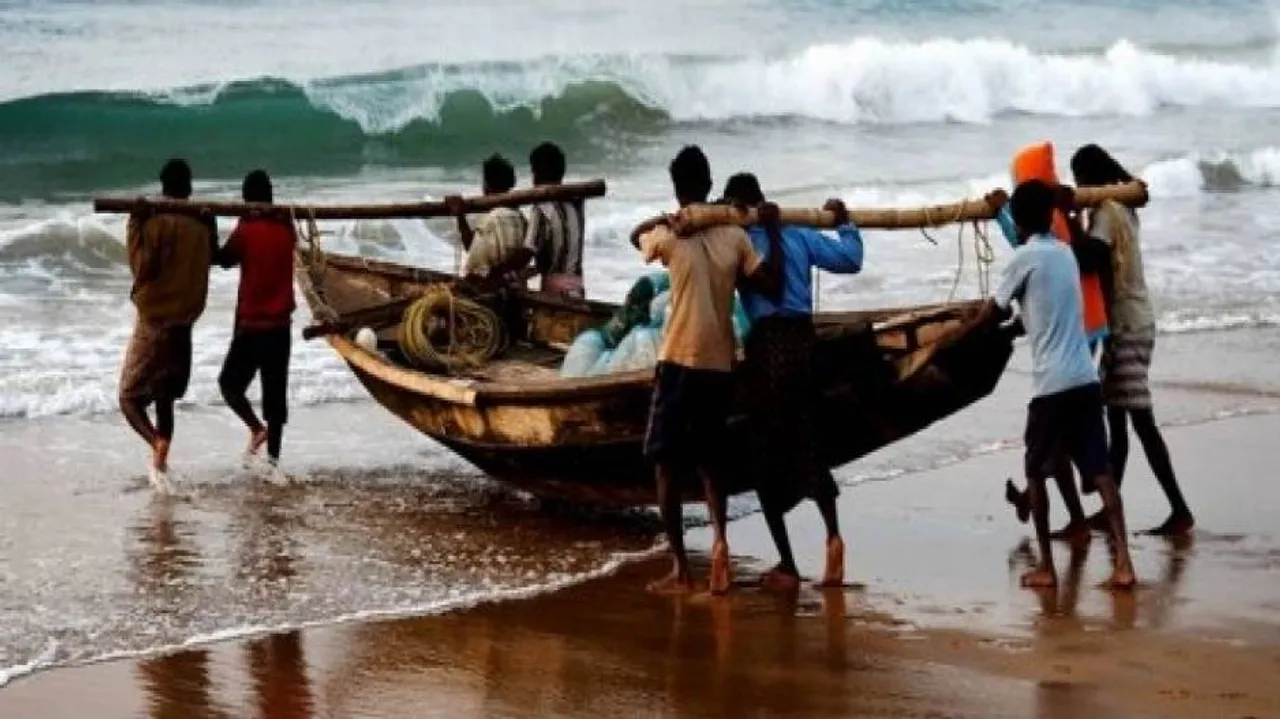 16 arrested for unlawful fishing in Gahirmatha