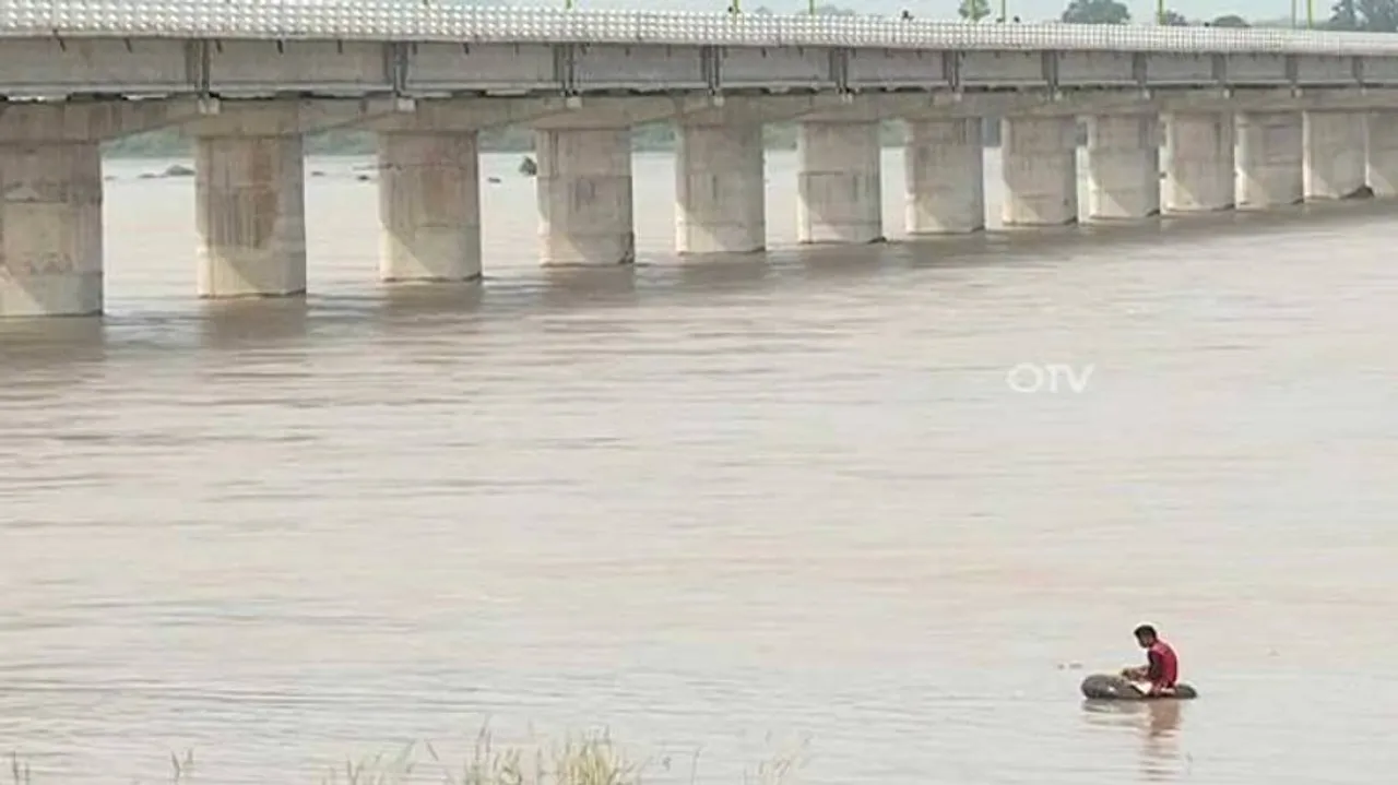 Overall flood situation improving in Odisha; 5 gates of Hirakud dam open
