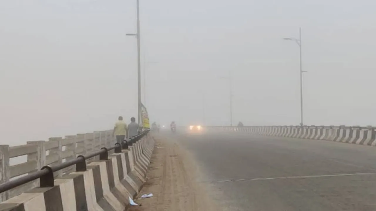 Fog Engulfs Several Parts Of Odisha, Yellow Warning In Many Places Today & Tomorrow; See Pics