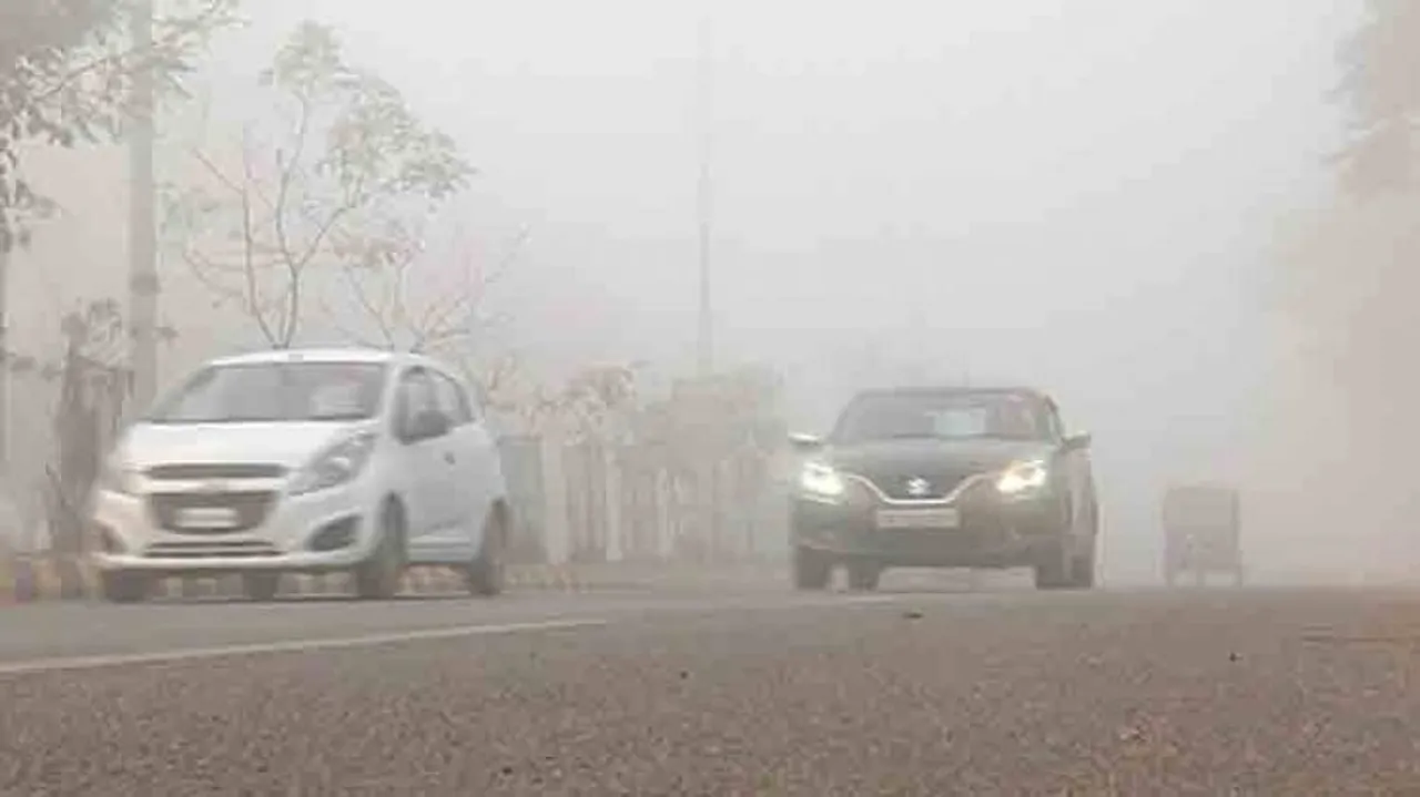 Dense fog affects normal life in Twin City